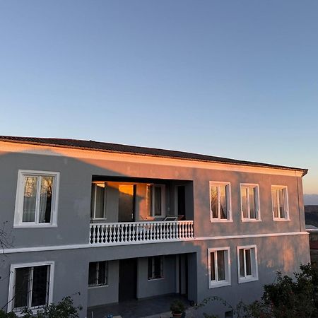 Guest House T&N Кутаиси Екстериор снимка
