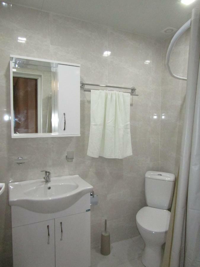 Guest House T&N Кутаиси Екстериор снимка
